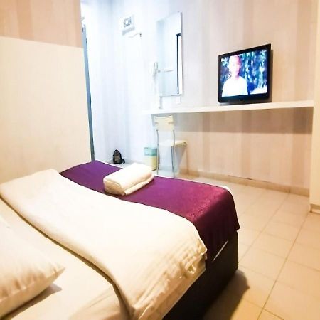 Biz Hotel Batu Pahat Eksteriør billede