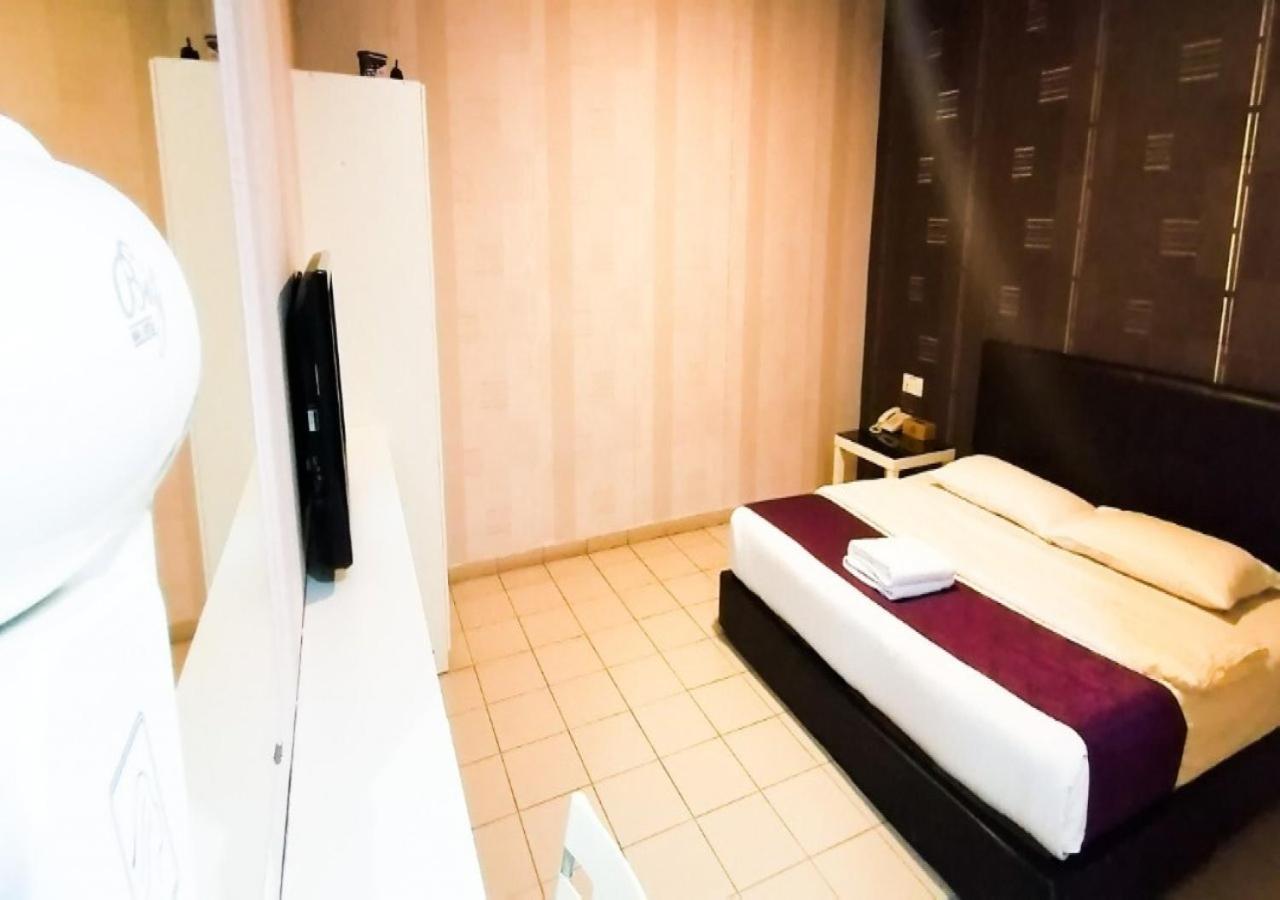 Biz Hotel Batu Pahat Eksteriør billede